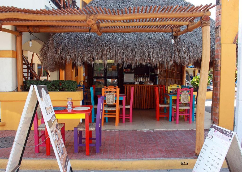 Bungalows El Delfin Rincon de Guayabitos Esterno foto