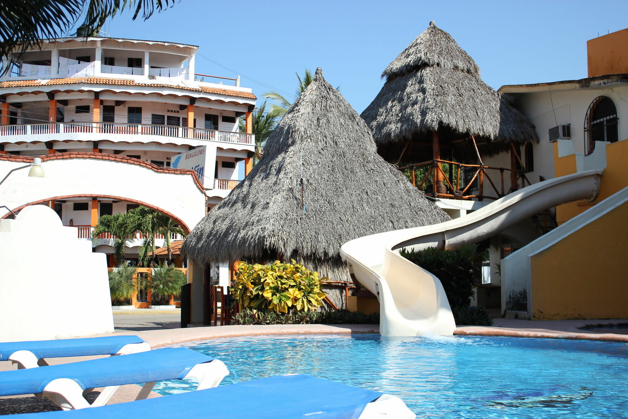 Bungalows El Delfin Rincon de Guayabitos Esterno foto