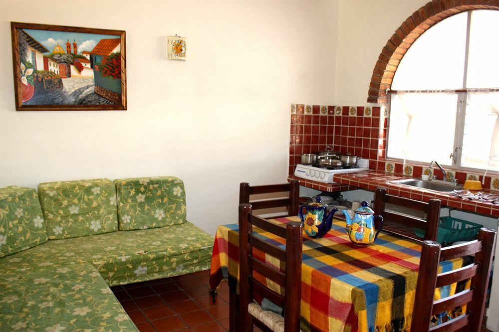 Bungalows El Delfin Rincon de Guayabitos Esterno foto